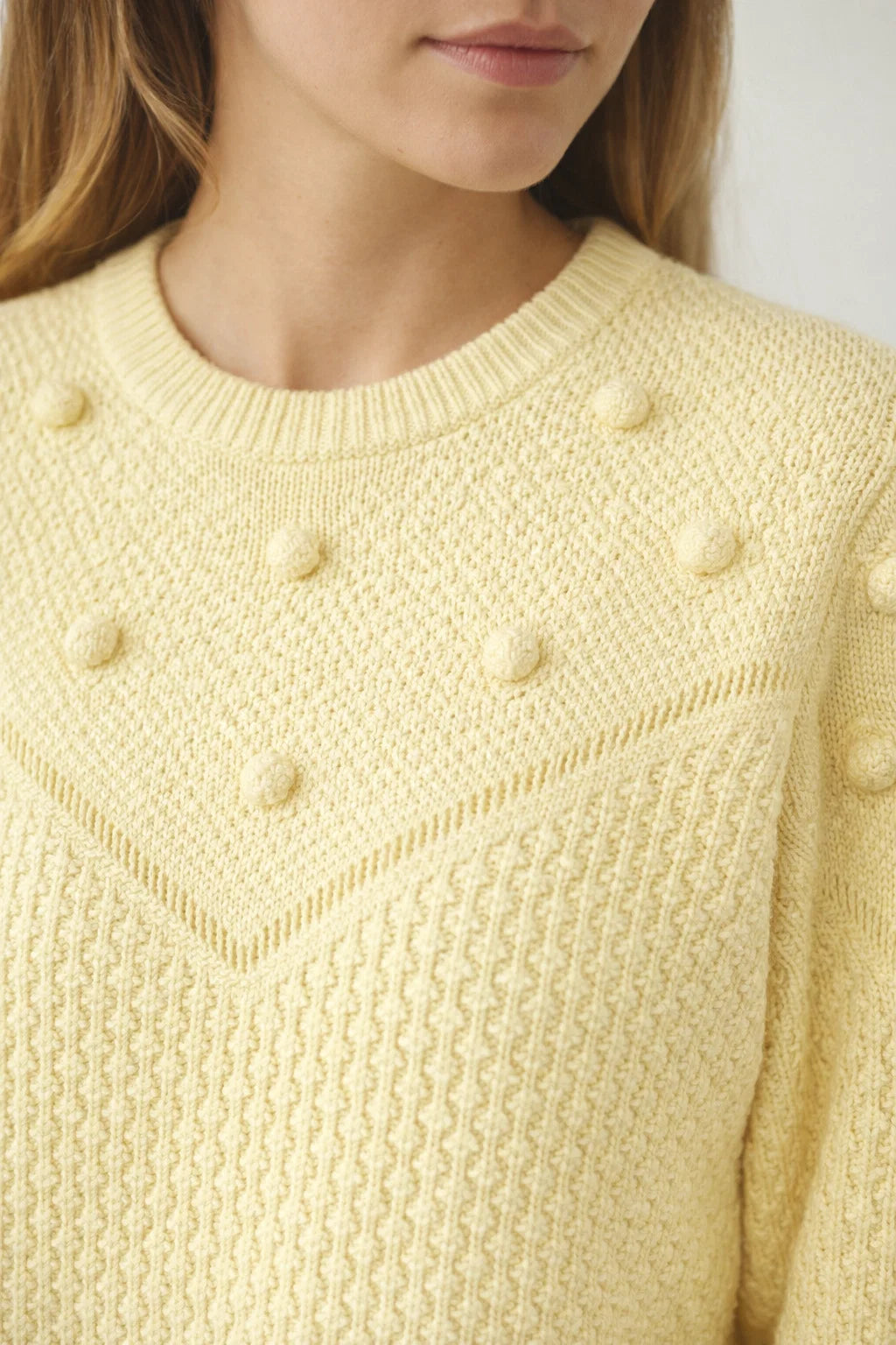 Pull Détails Pompons