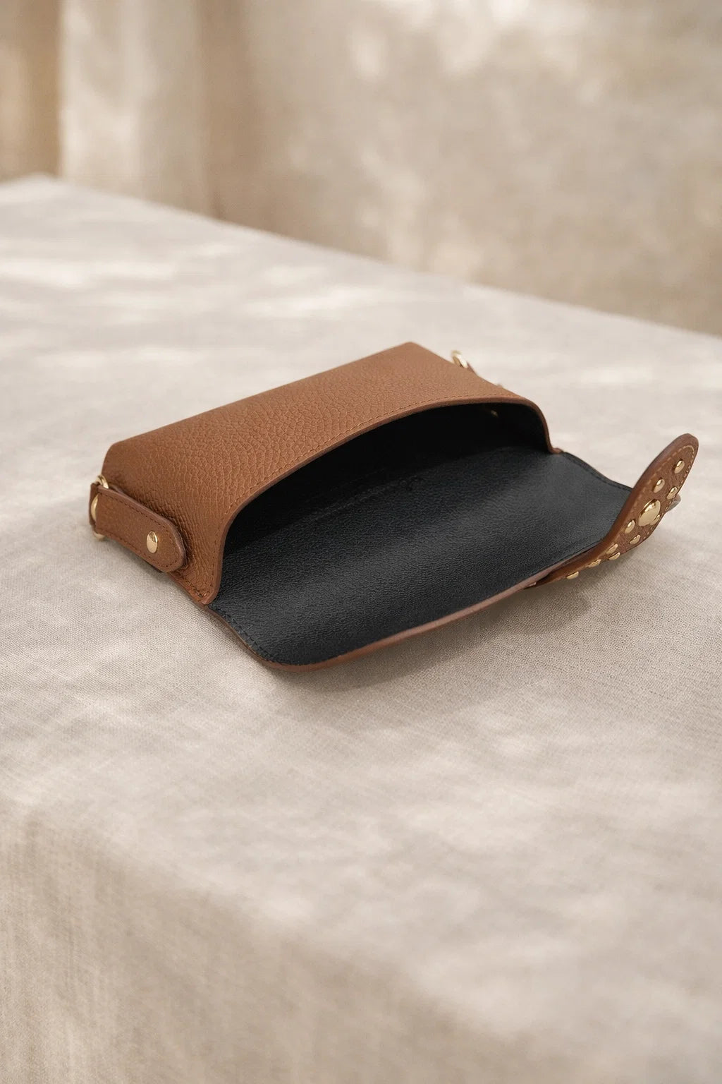 Pochette Cuir Cloutée